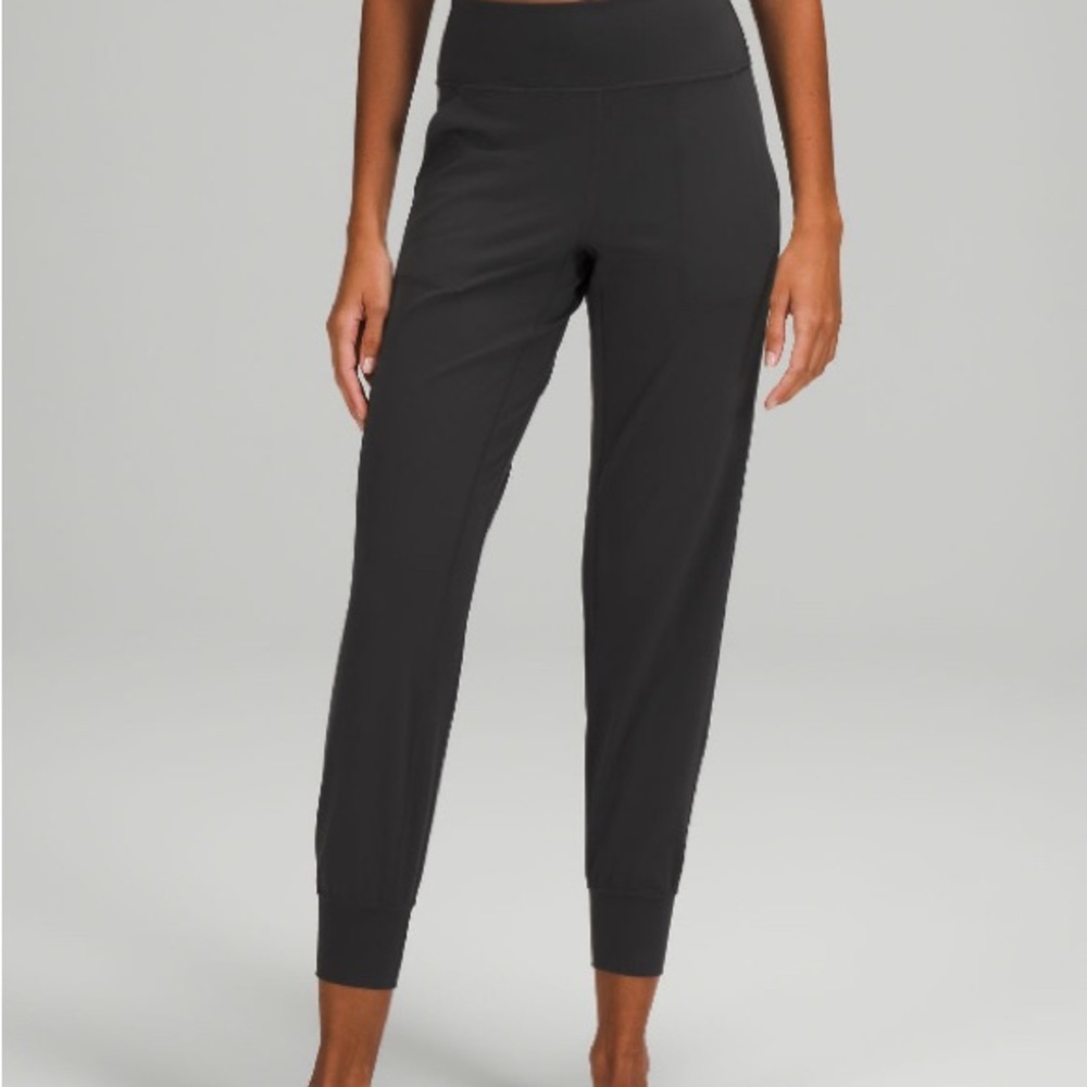 Lululemon align black joggers size 4